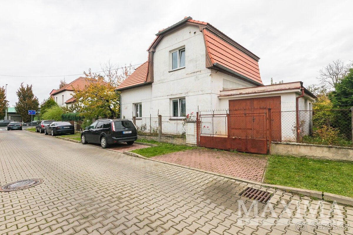 Rodinné domy, Praha, 100 00