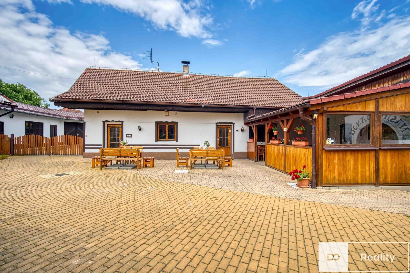 Prodej restaurace - Hradešín, 178 m²