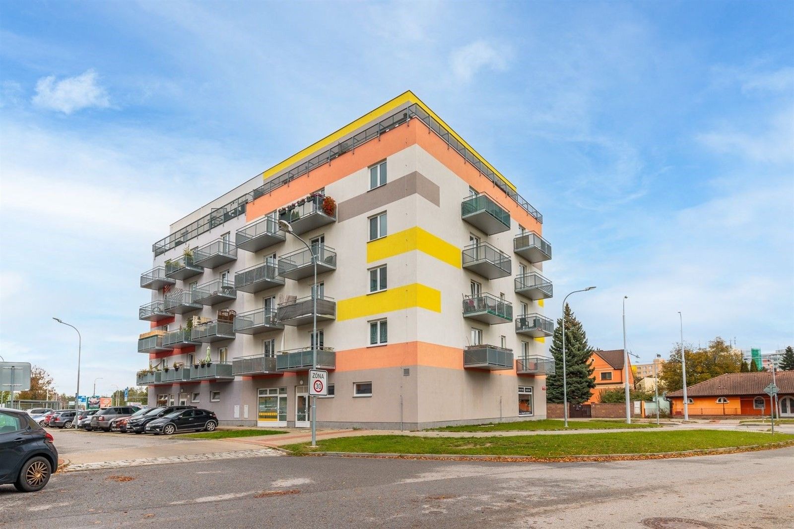 Pronájem byt 2+kk - Husova tř., České Budějovice, 52 m²