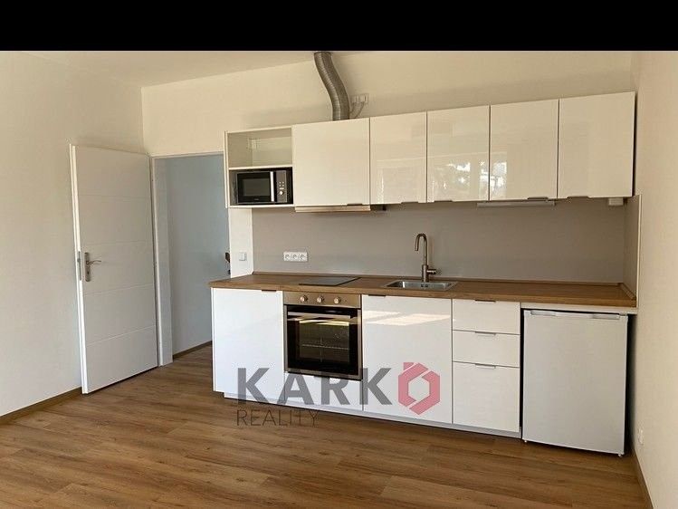 Pronájem byt 1+kk - Medkova, Praha, 40 m²