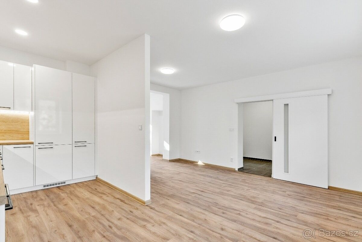 Prodej dům - Rovensko pod Troskami, 512 63, 121 m²