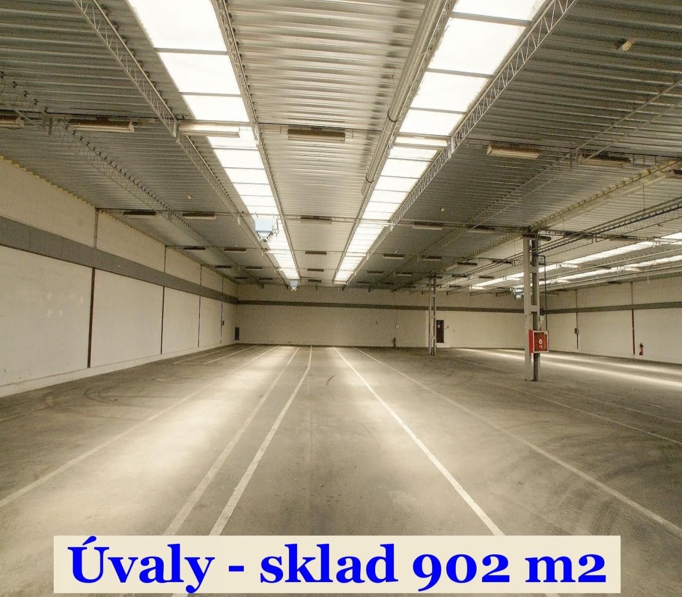 Sklady, Novosibřinská, Praha, 902 m²