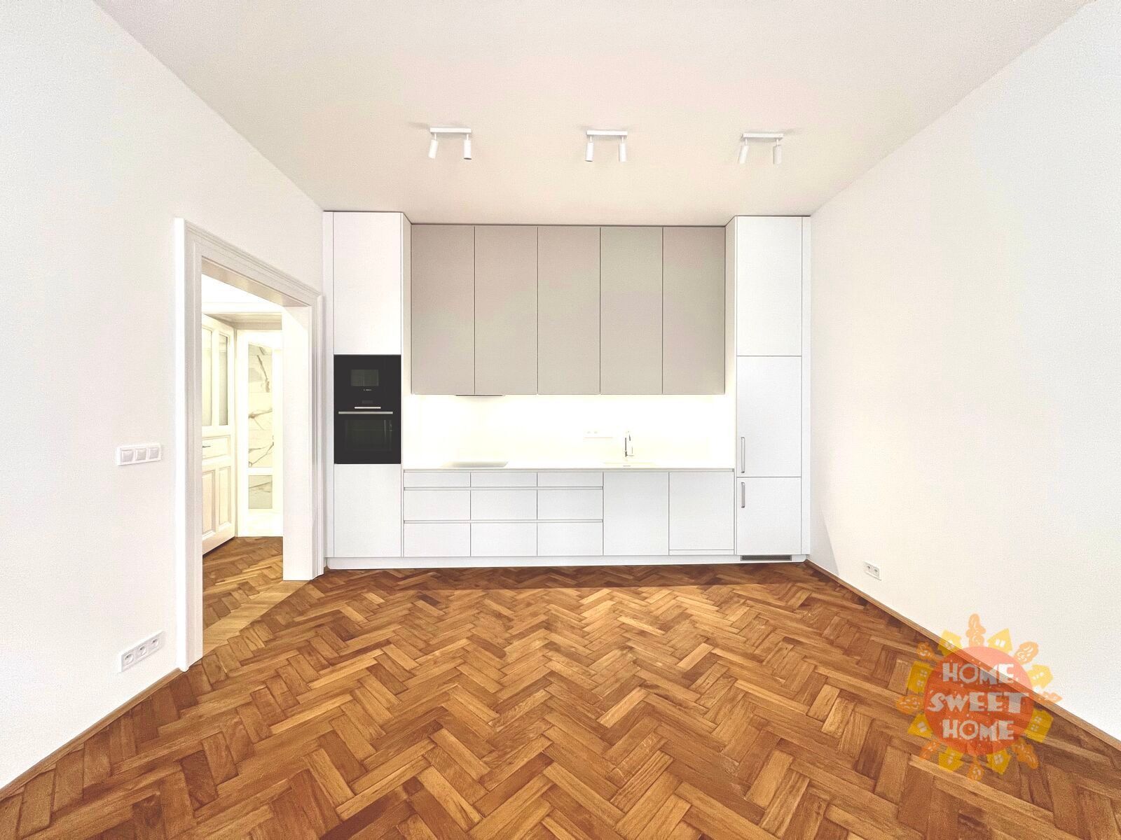 3+kk, Slezská, Praha, 70 m²