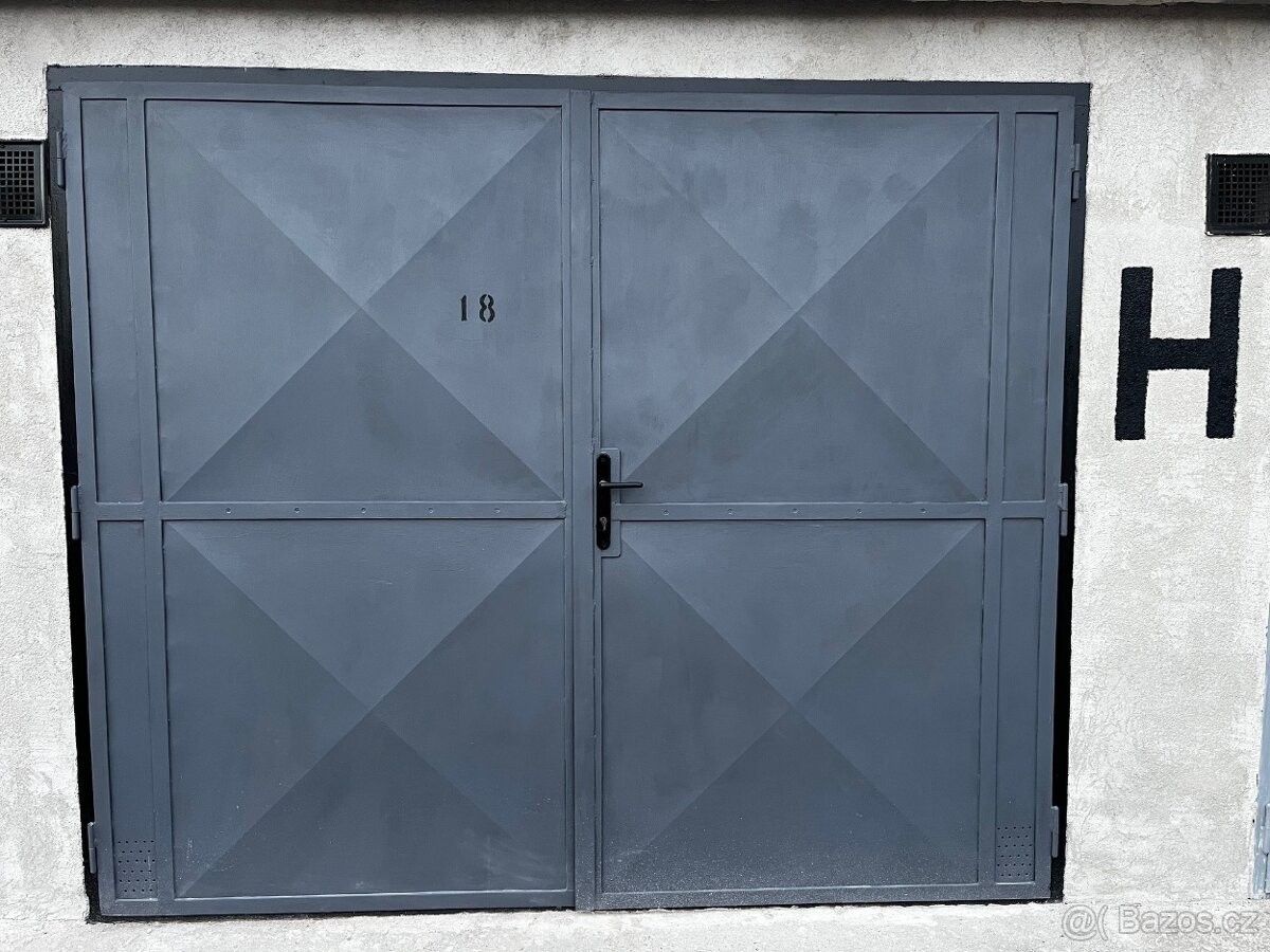 Garáže, Pardubice, 530 02