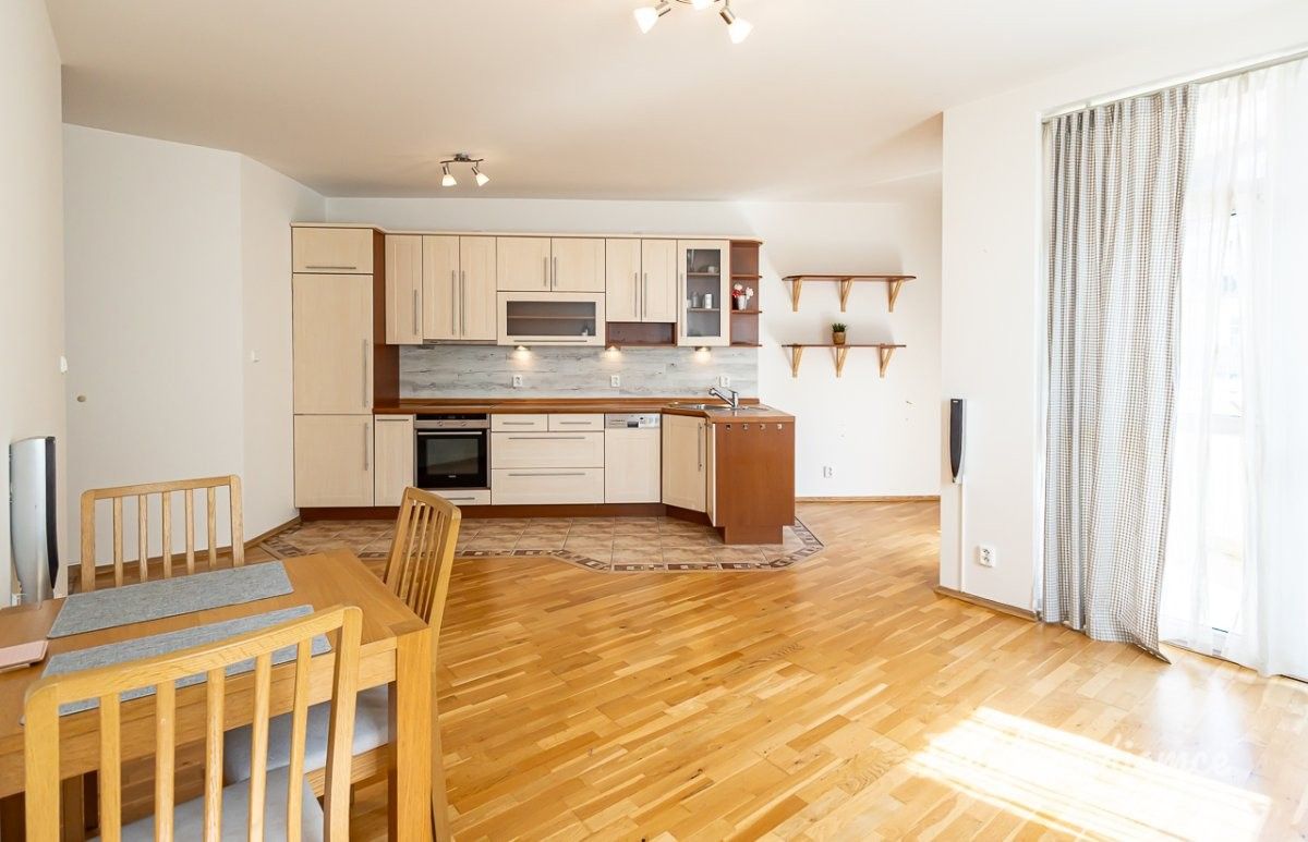 2+kk, Lipnická, Praha, 55 m²