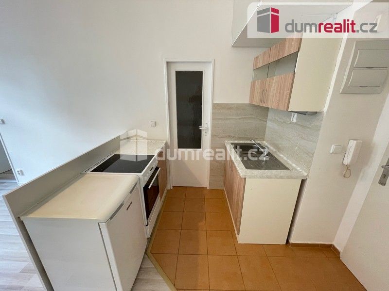 Pronájem byt 2+kk - Kmochova, Praha, 40 m²