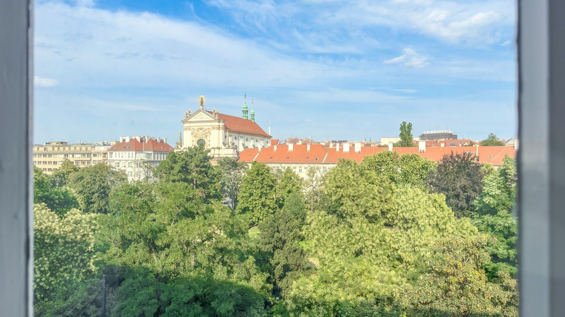 Pronájem kancelář - Karlovo náměstí, Praha, 28 m²