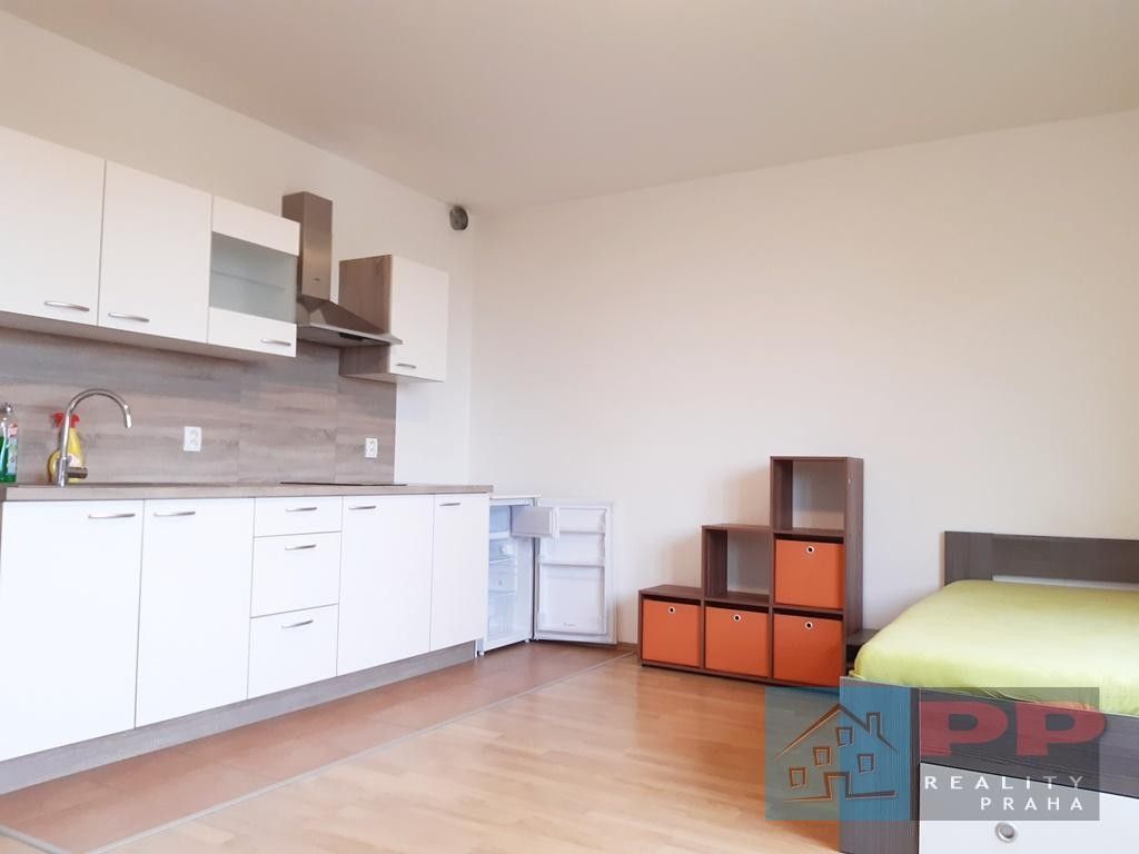 1+kk, Březenská, Praha, 39 m²