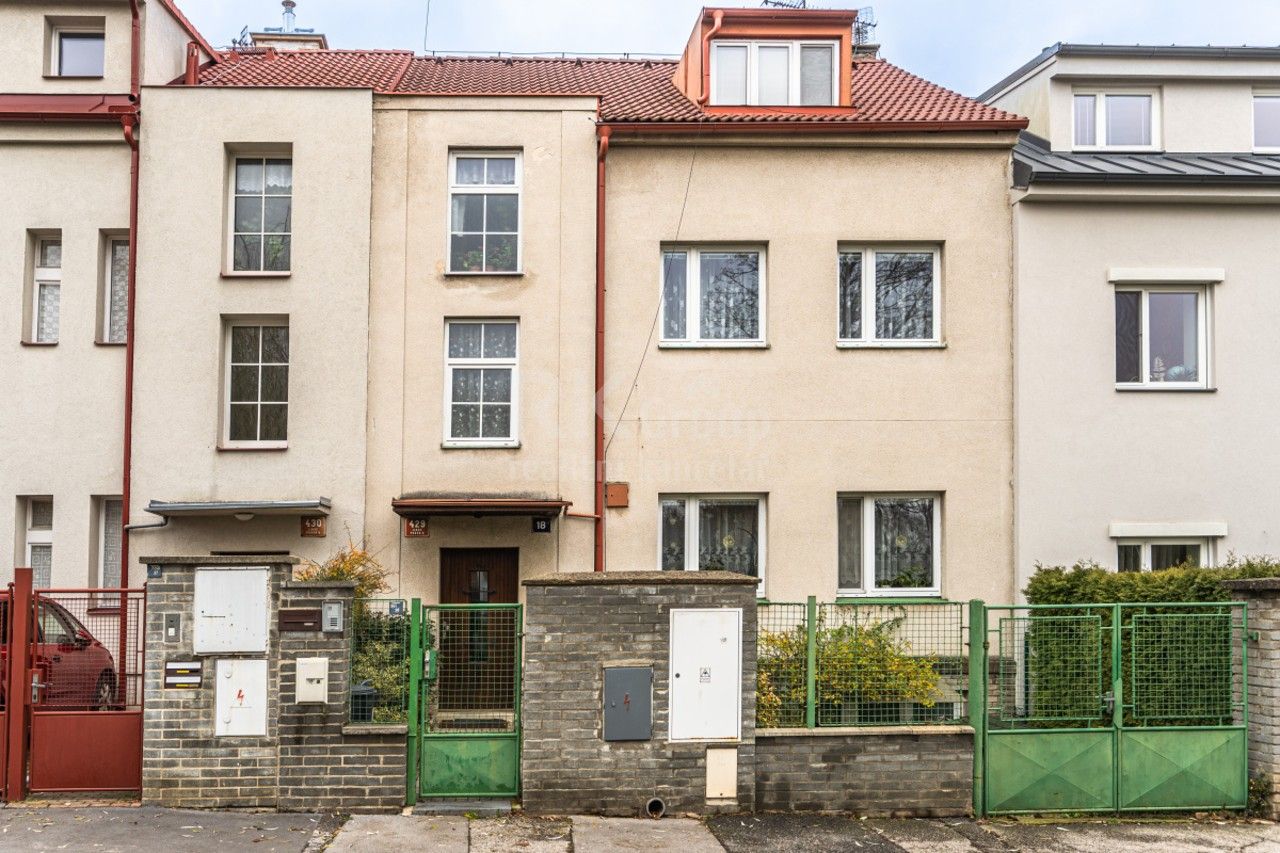 Prodej rodinný dům - Hostouňská, Praha, 212 m²