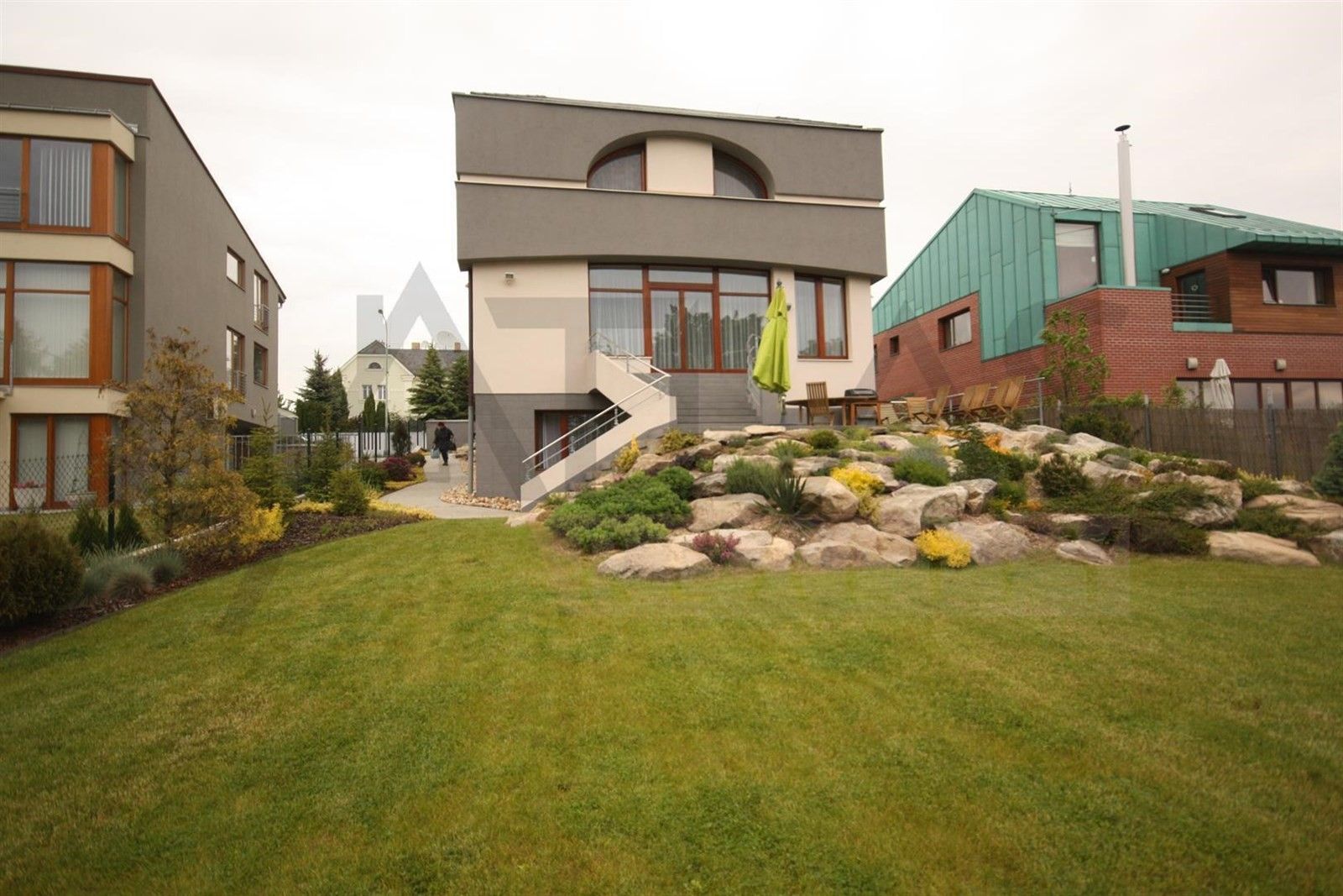 Pronájem rodinný dům - Nebušice, Praha, 400 m²