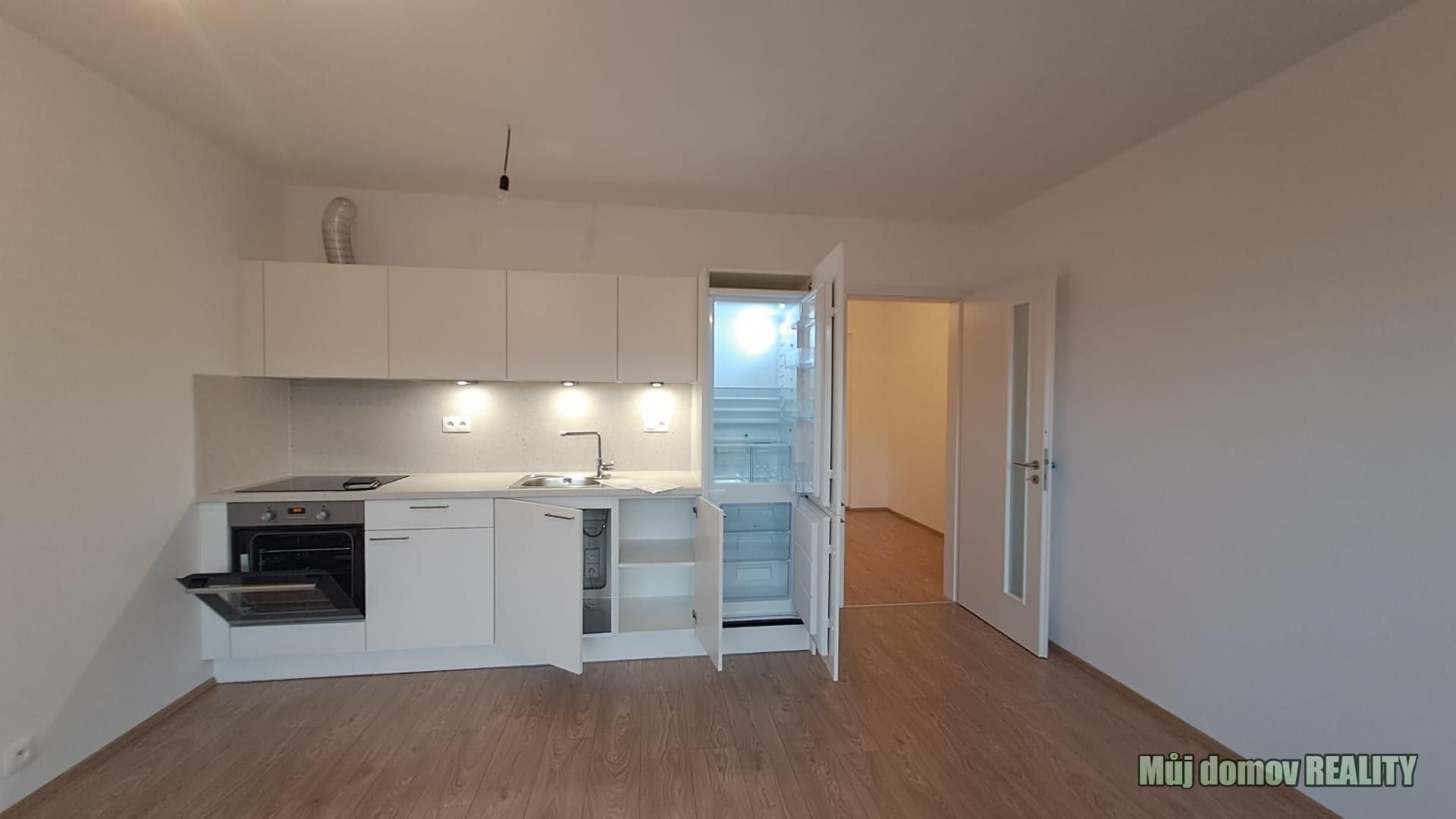 Pronájem byt 1+kk - Bachova, Praha, 42 m²