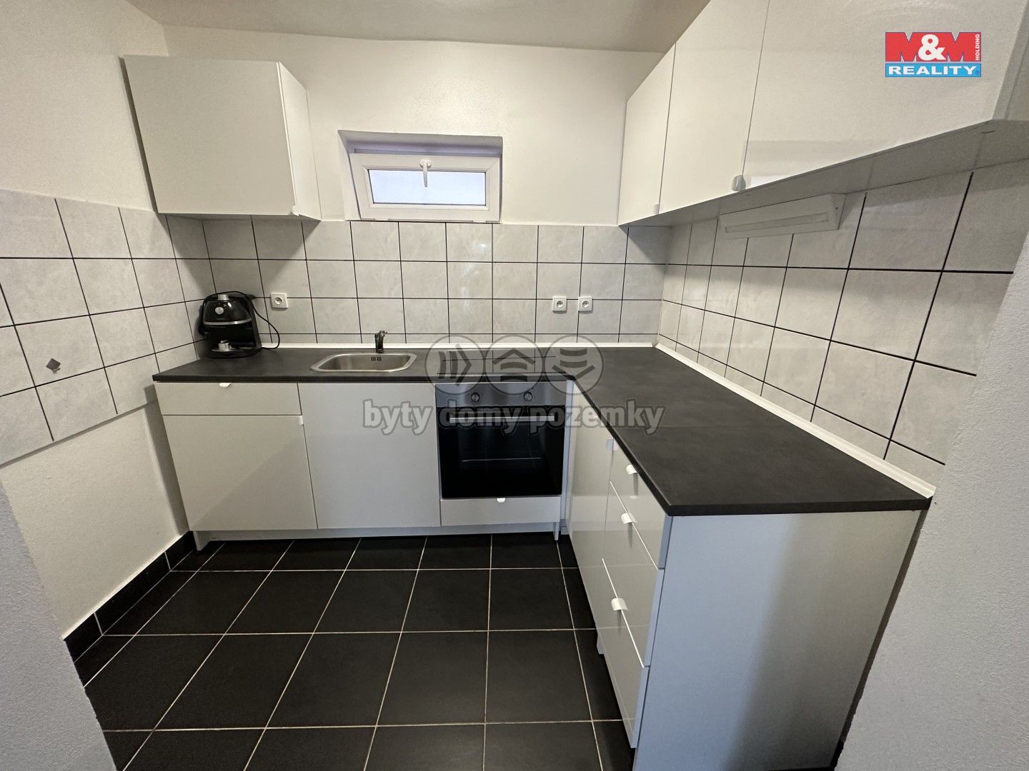 Pronájem byt 1+kk - Dolní Loučky, 45 m²