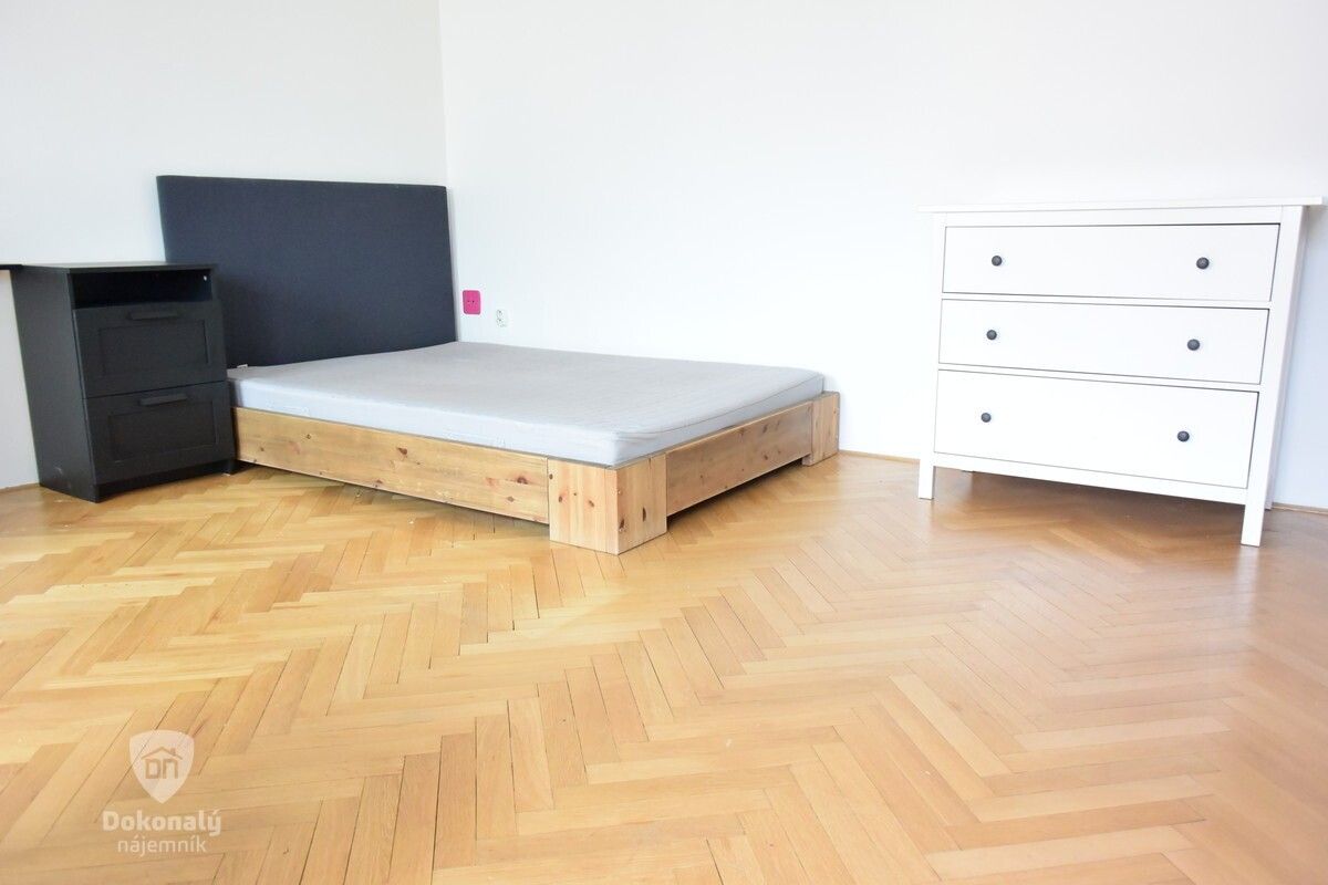 Pronájem byt 1+kk - Na hroudě, Praha, 40 m²