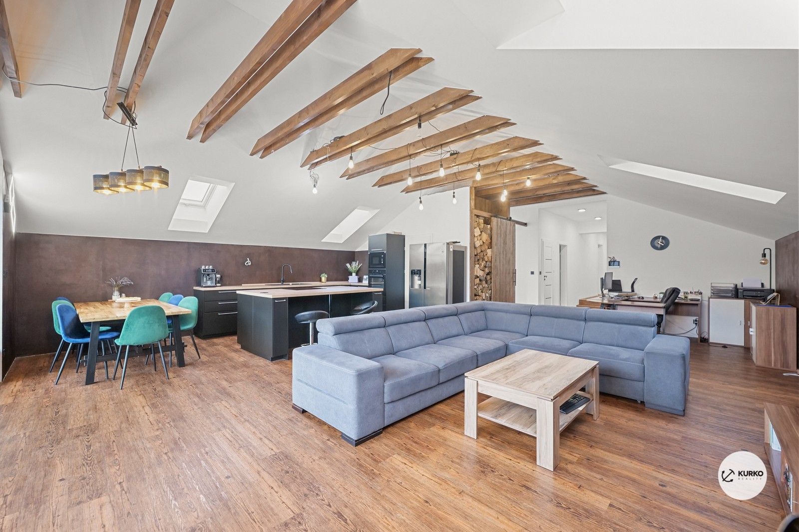 4+1, Čeladná, 202 m²