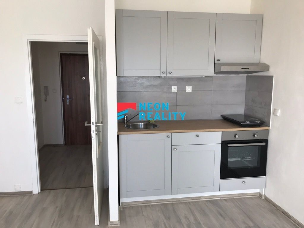 Pronájem byt 1+kk - Osvobození, Orlová, 31 m²