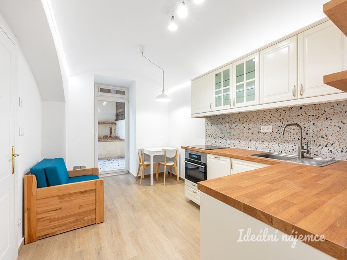 Pronájem byt 2+kk - Ovenecká, Praha, 30 m²