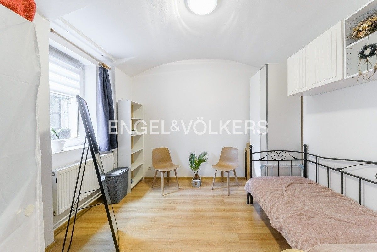 Pronájem byt 1+1 - Francouzská, Praha, 28 m²