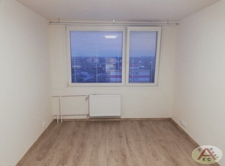 2+kk, Klukovická, Praha, 43 m²