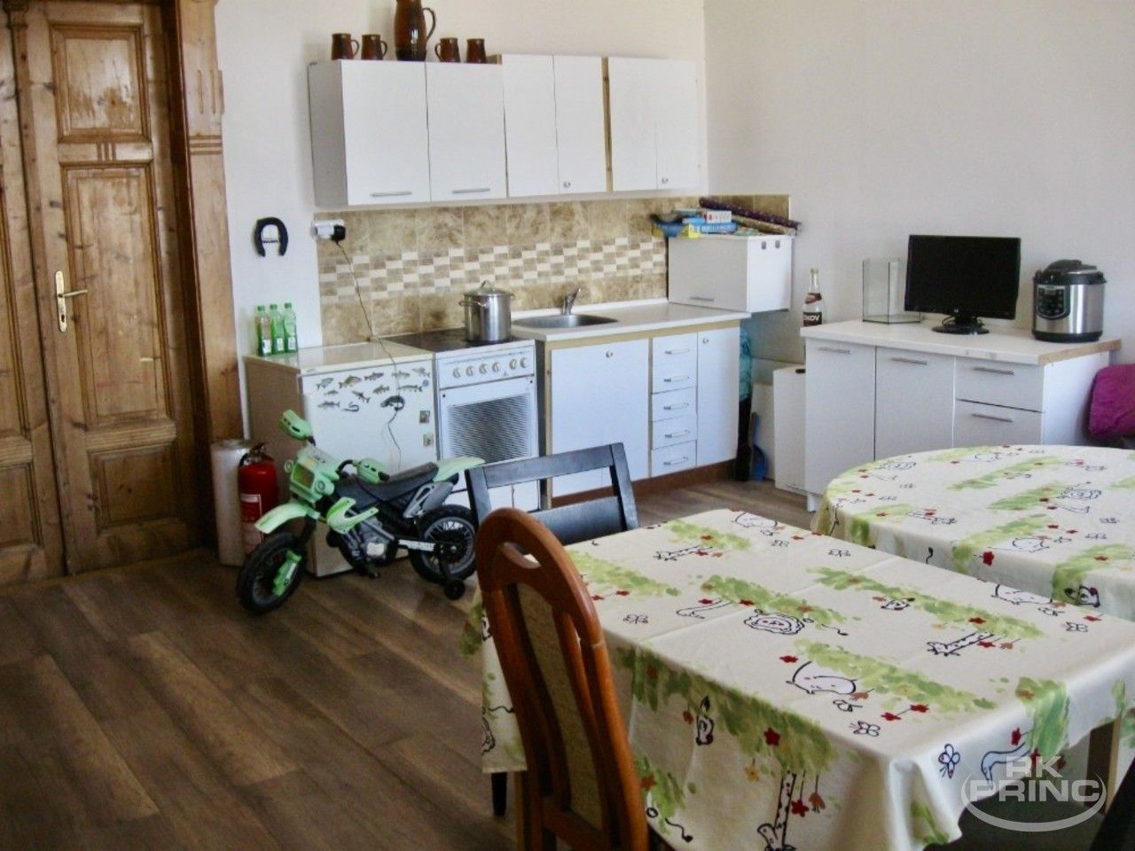 Prodej byt 3+kk - Hlavní, Hrobce, 81 m²