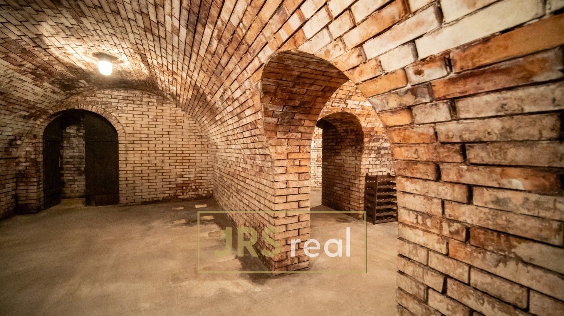 Ubytovací zařízení, Velké Bílovice, 285 m²