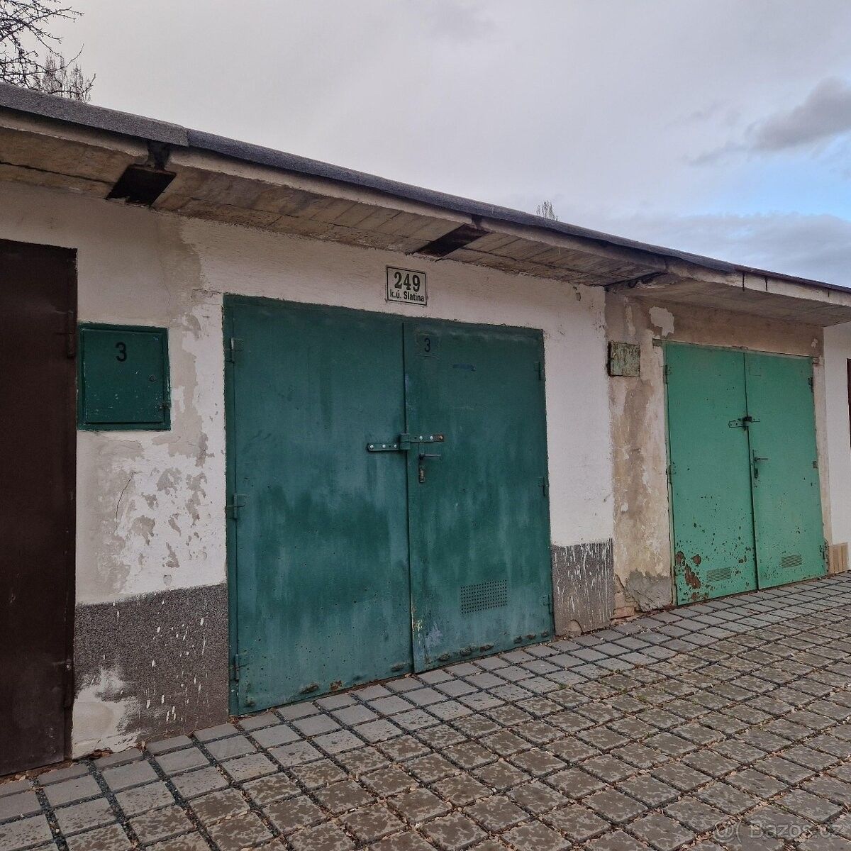 Garáže, Brno, 615 00