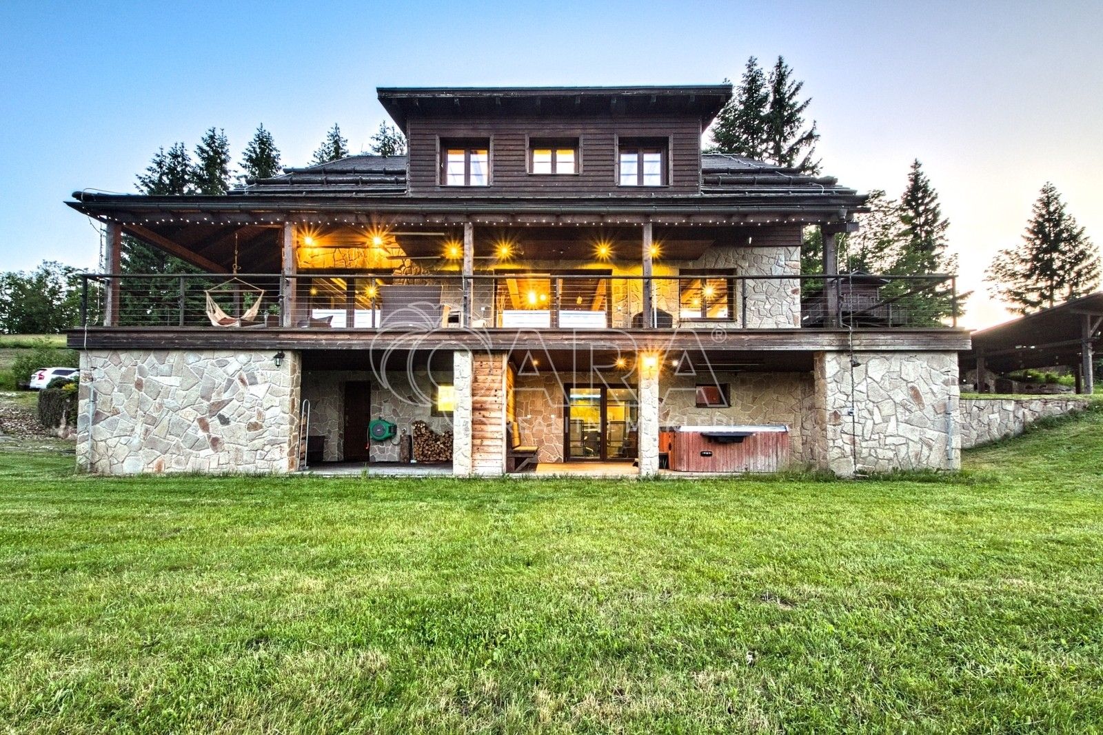 Rodinné domy, Hořejší, Vrchlabí, 429 m²