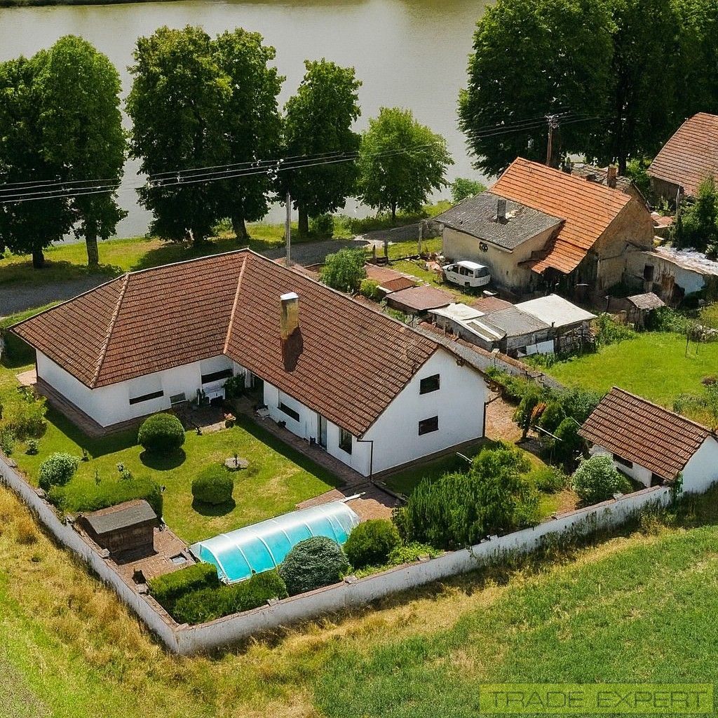 Rodinné domy, Korno, 236 m²