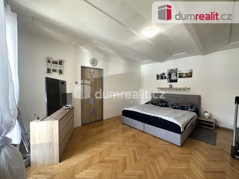 Prodej rodinný dům - Dlouhá, Veltruby, 150 m²