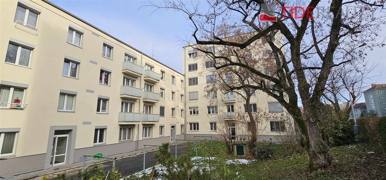 1+kk, Nad Kajetánkou, Praha, 25 m²