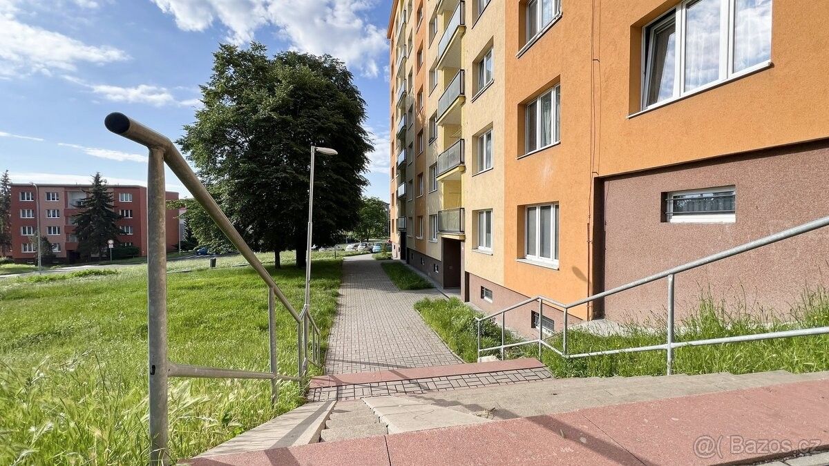 Pronájem byt 1+1 - Jirkov, 431 11, 35 m²