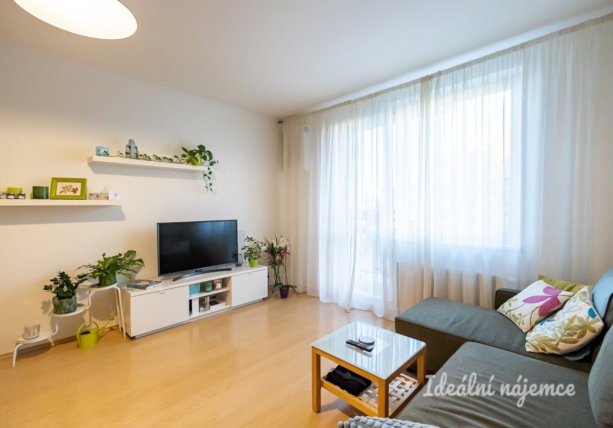 2+kk, U Domu služeb, Praha, 53 m²