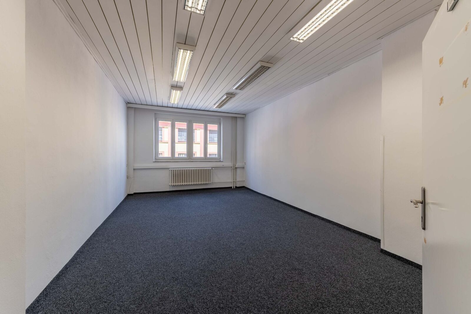 Pronájem kancelář - Přístavní, Praha, 27 m²