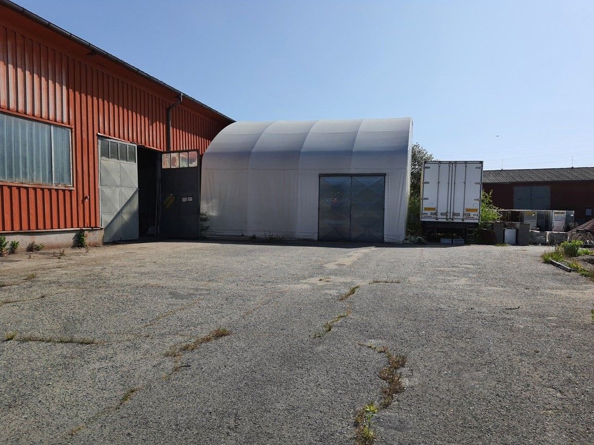 Sklady, Hradiště, Cheb, 150 m²