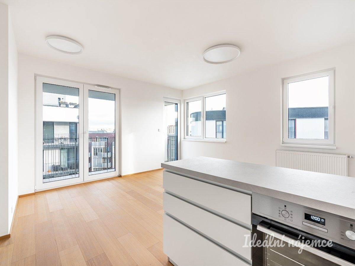 Pronájem byt 3+kk - Rixdorfská, Praha, 81 m²