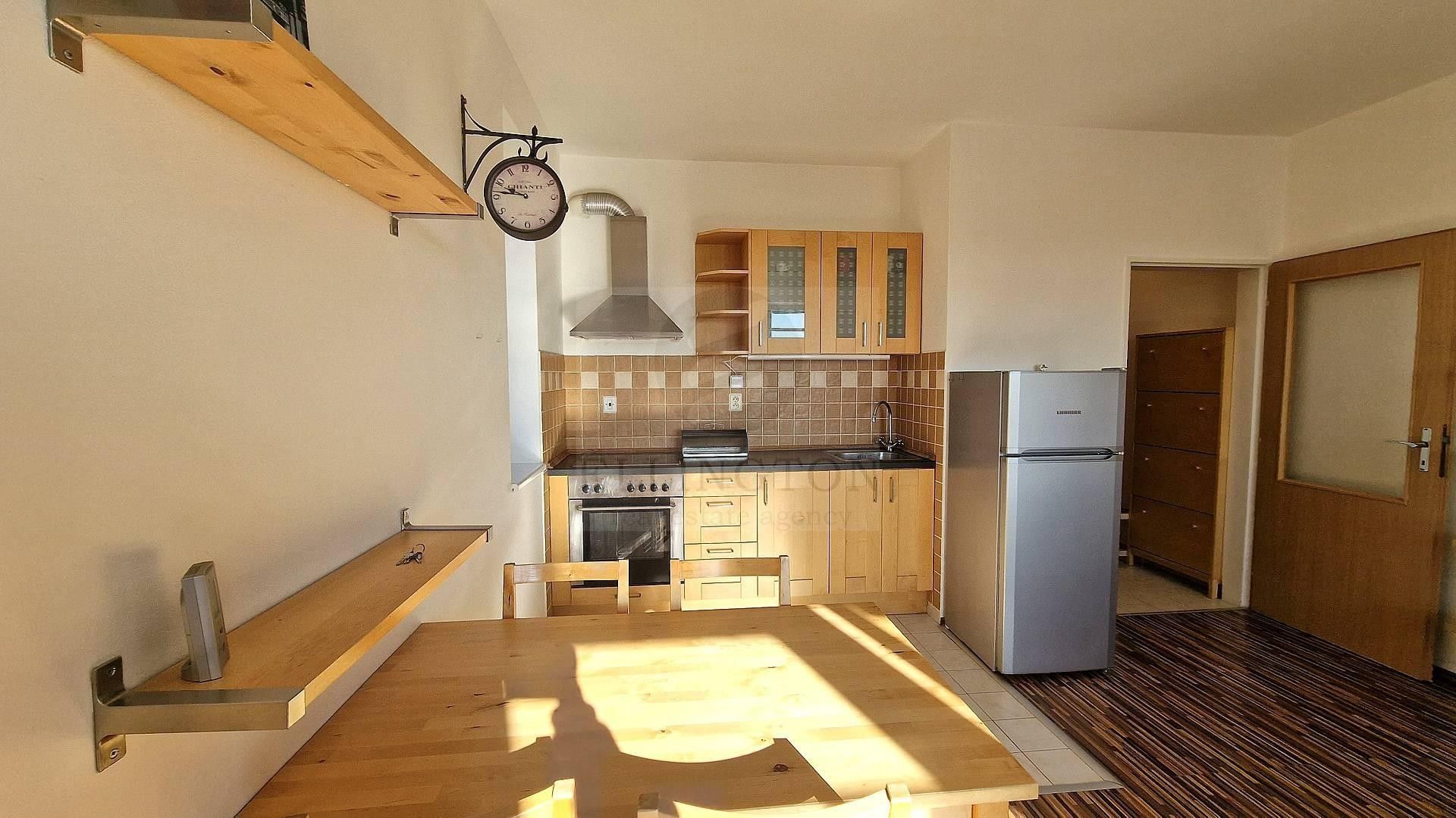 Pronájem byt 1+kk - Najdrova, Roztoky, 32 m²