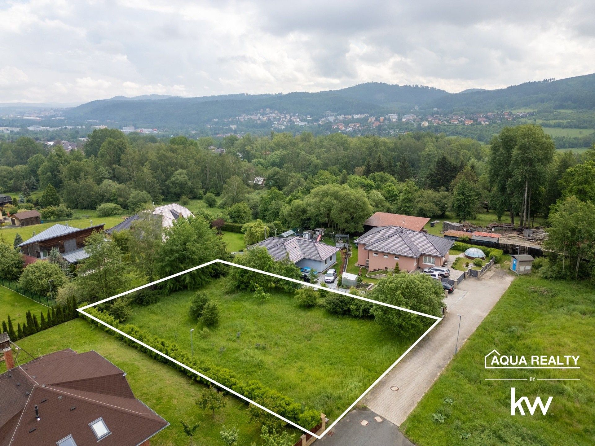 Prodej pozemek pro bydlení - Slunná, Jenišov, 1 072 m²