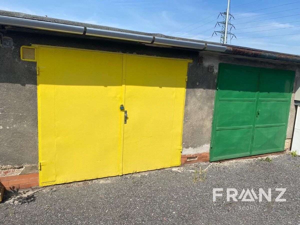 Garáže, Ostrava, 700 30