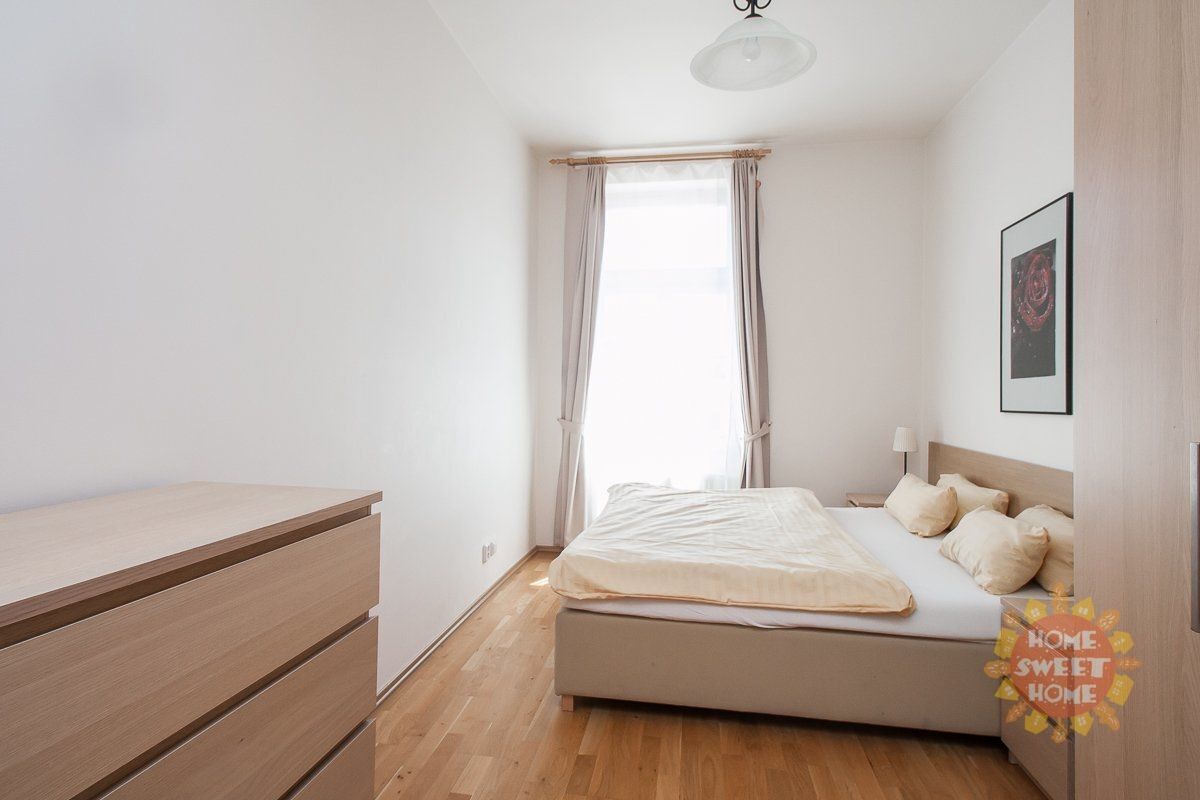 3+kk, Moravská, Praha, 95 m²