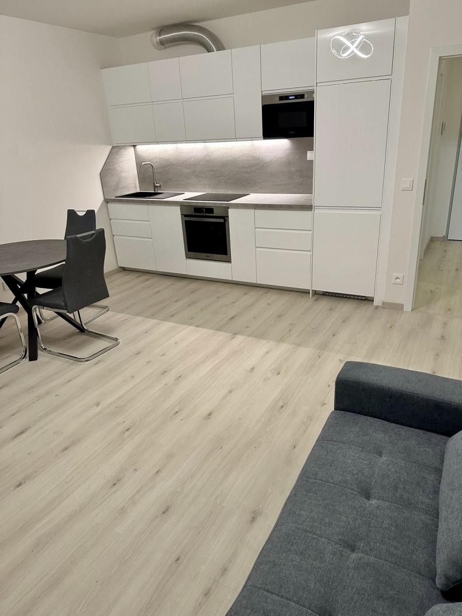 2+kk, Praha 19, Praha, 55 m²