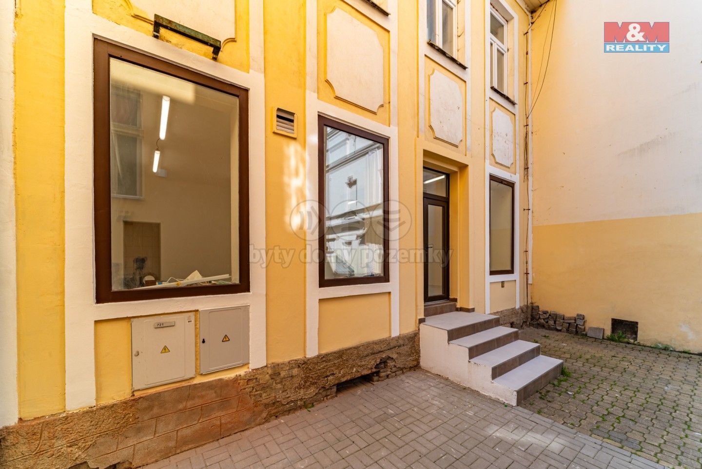 Obchodní prostory, Hlavní třída, Mariánské Lázně, 76 m²