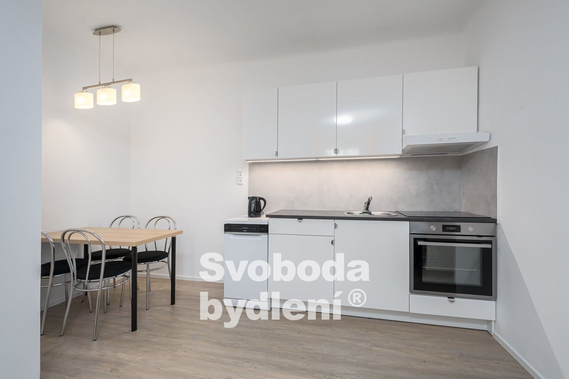 2+kk, Karlovarská, Praha, 39 m²