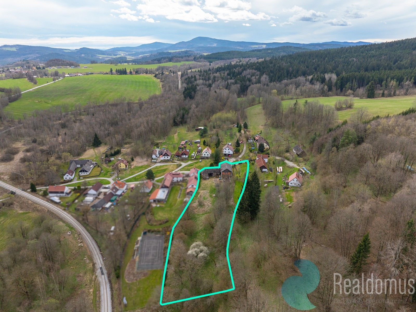 Prodej zemědělská usedlost - Lučenice, Chroboly, 200 m²