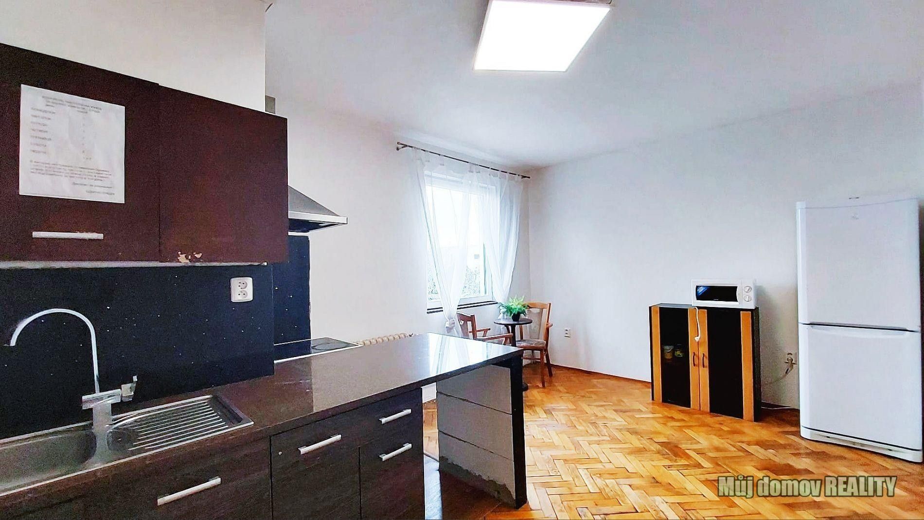 Prodej rodinný dům - Zlončická, Praha, 234 m²