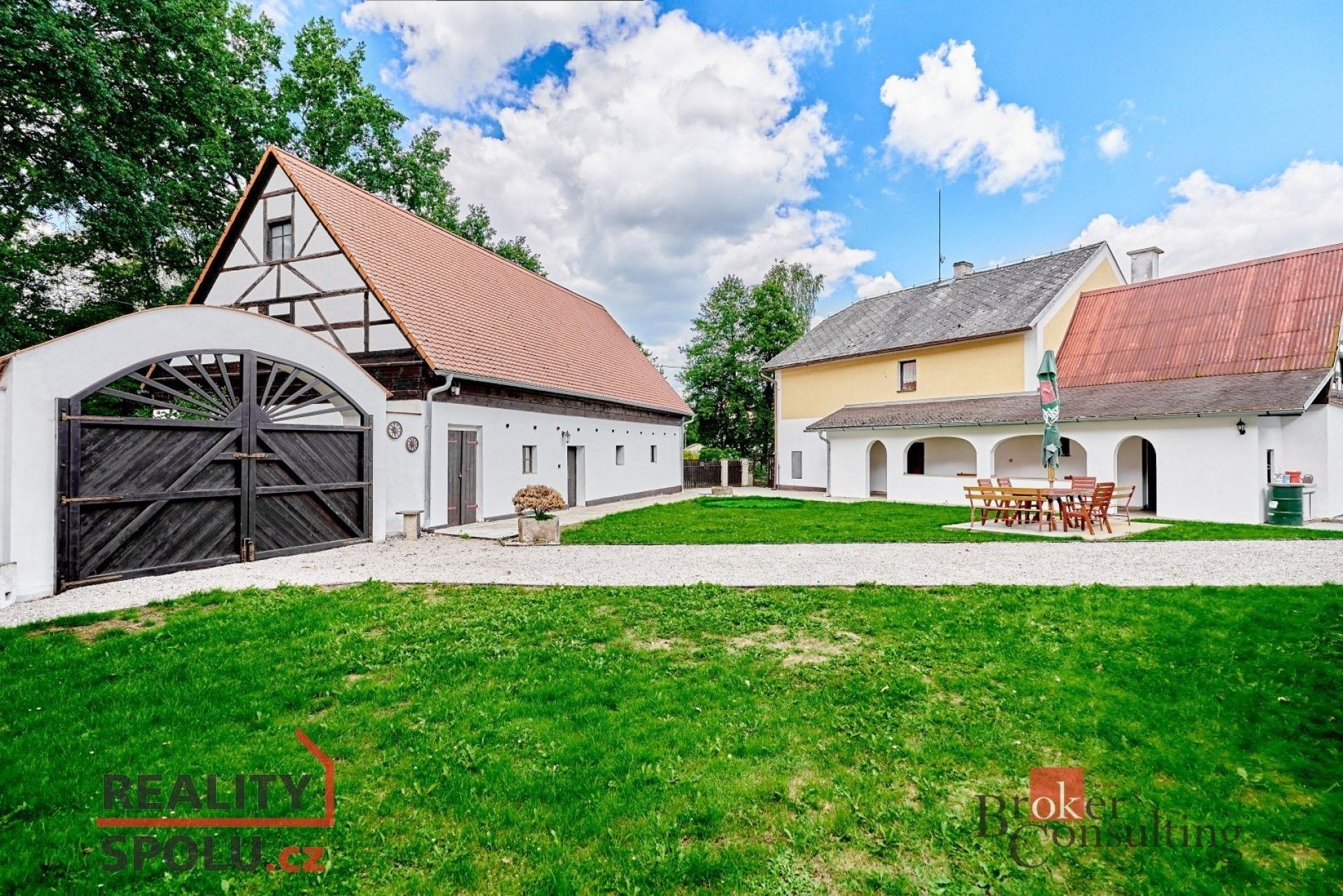 Prodej zemědělská usedlost - Okrouhlá, 280 m²