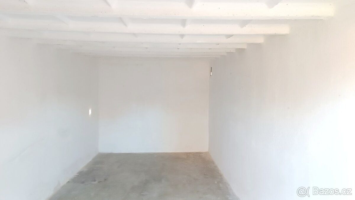 Garáže, Bechyně, 391 65