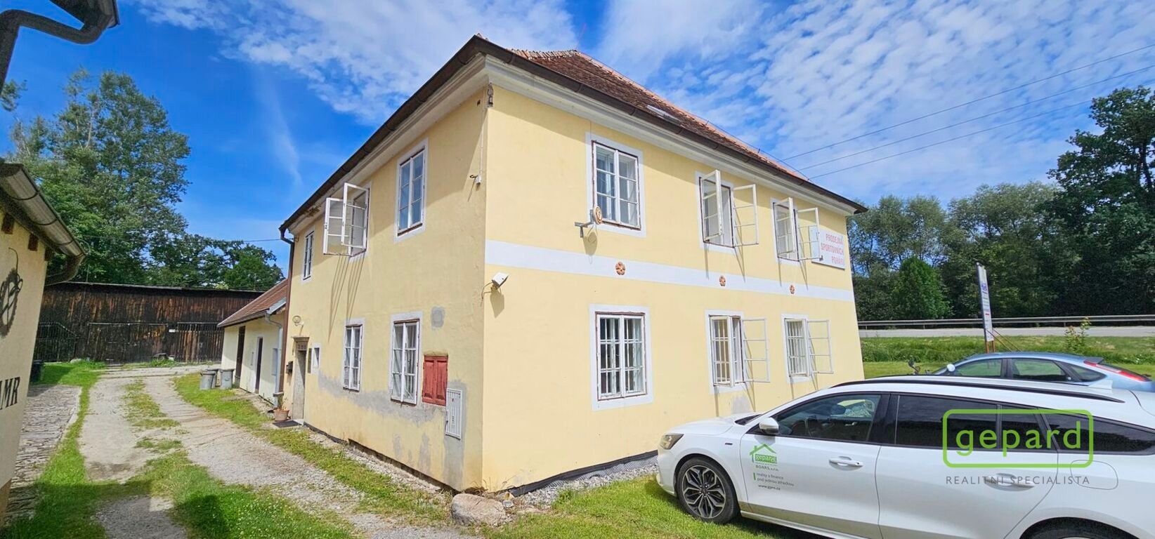 Prodej obchodní prostory - Chvalšinská, Český Krumlov, 460 m²