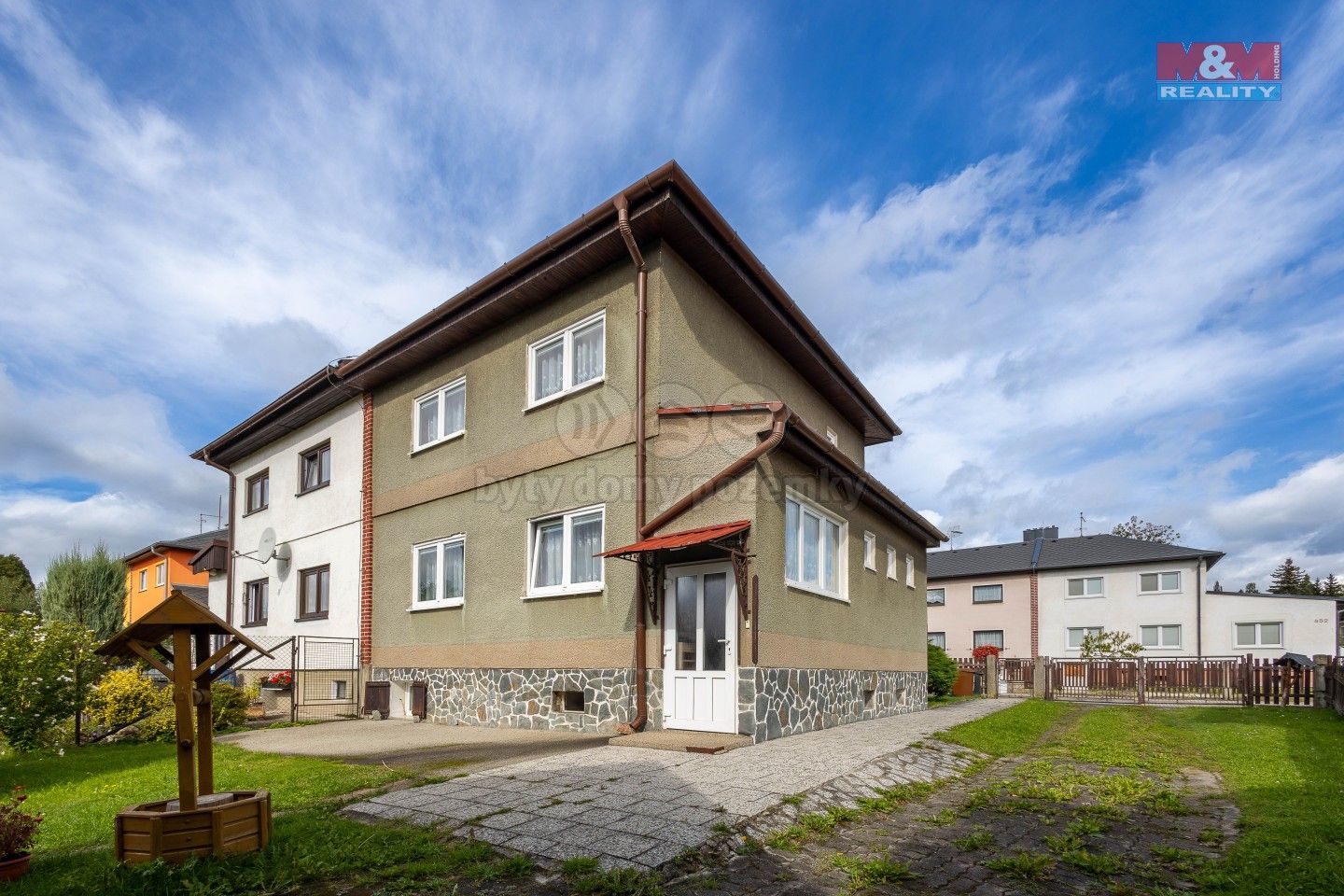 Prodej rodinný dům - Čapkova, Ostrov, 59 m²