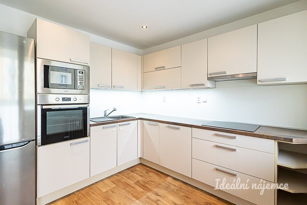 4+1, Kovanecká, Praha, 87 m²