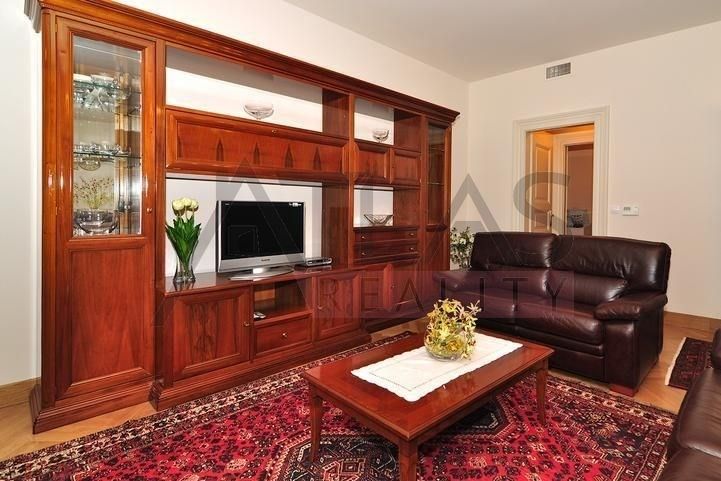 3+kk, Italská, Praha, 96 m²