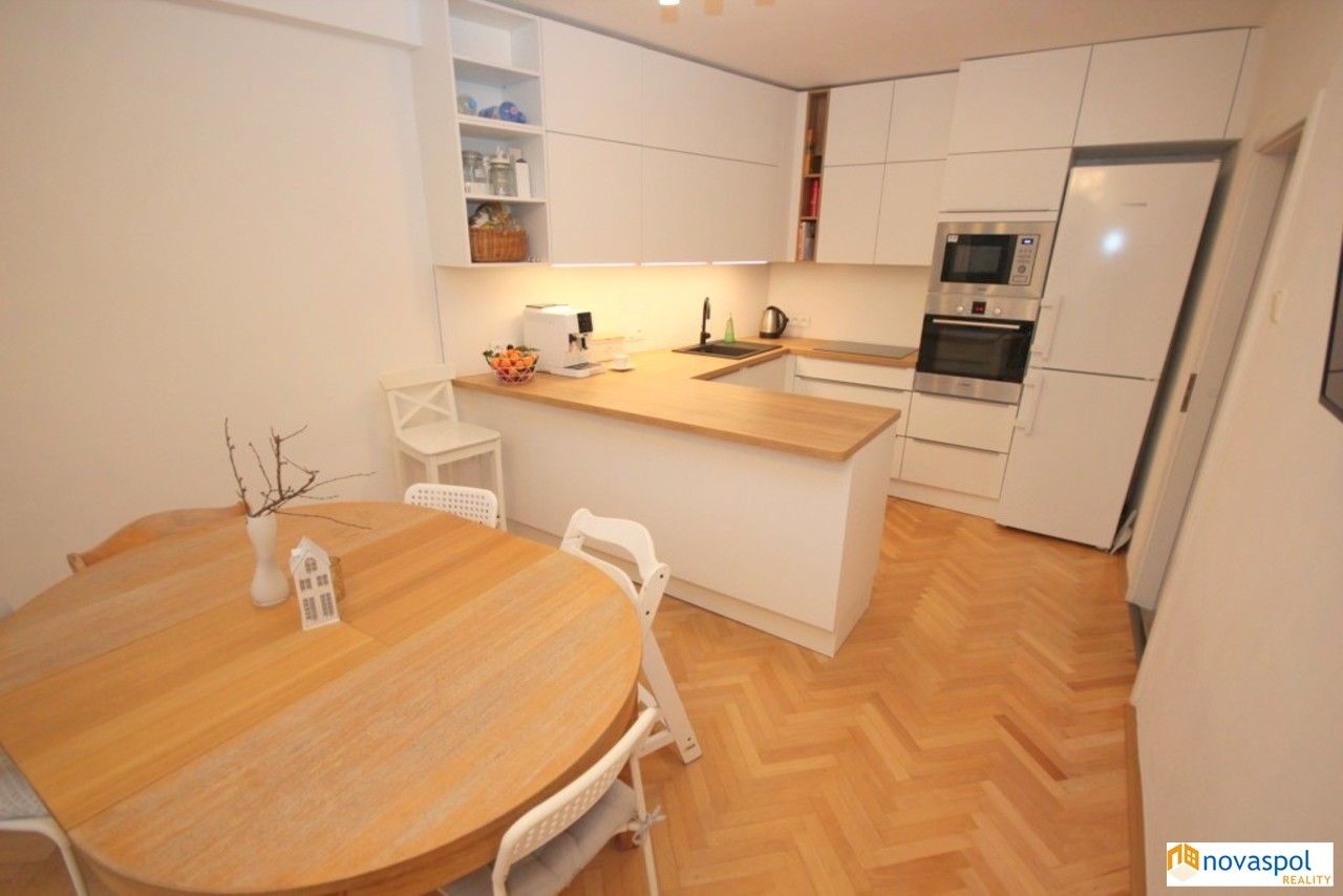 Pronájem byt 2+1 - U staré pošty, Praha, 69 m²